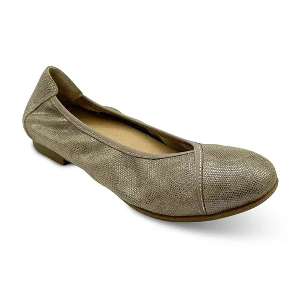 Revere Nairobi Women's Casual Shoe - Champagne Angle