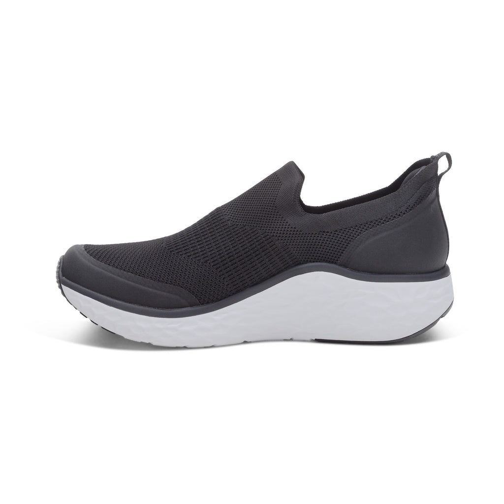 Aetrex Dash men's casual shoe in Black