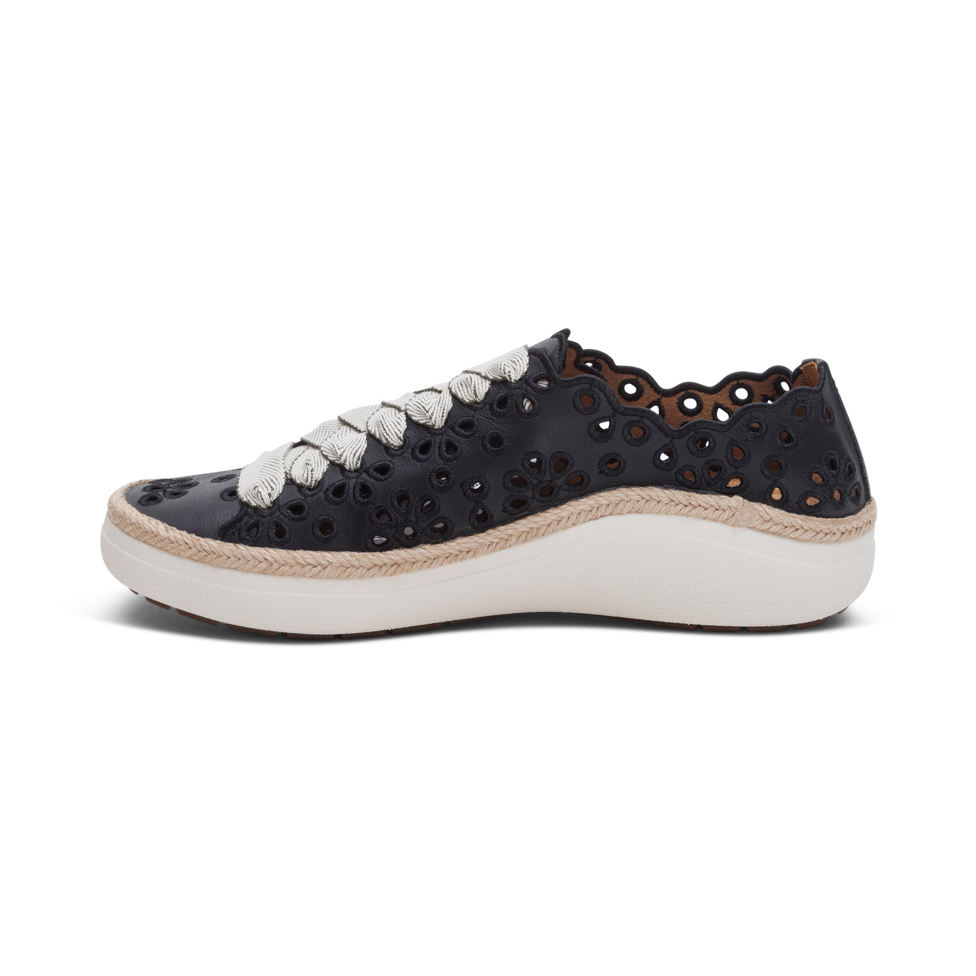 Aetrex Charlotte women's walking shoe in Black