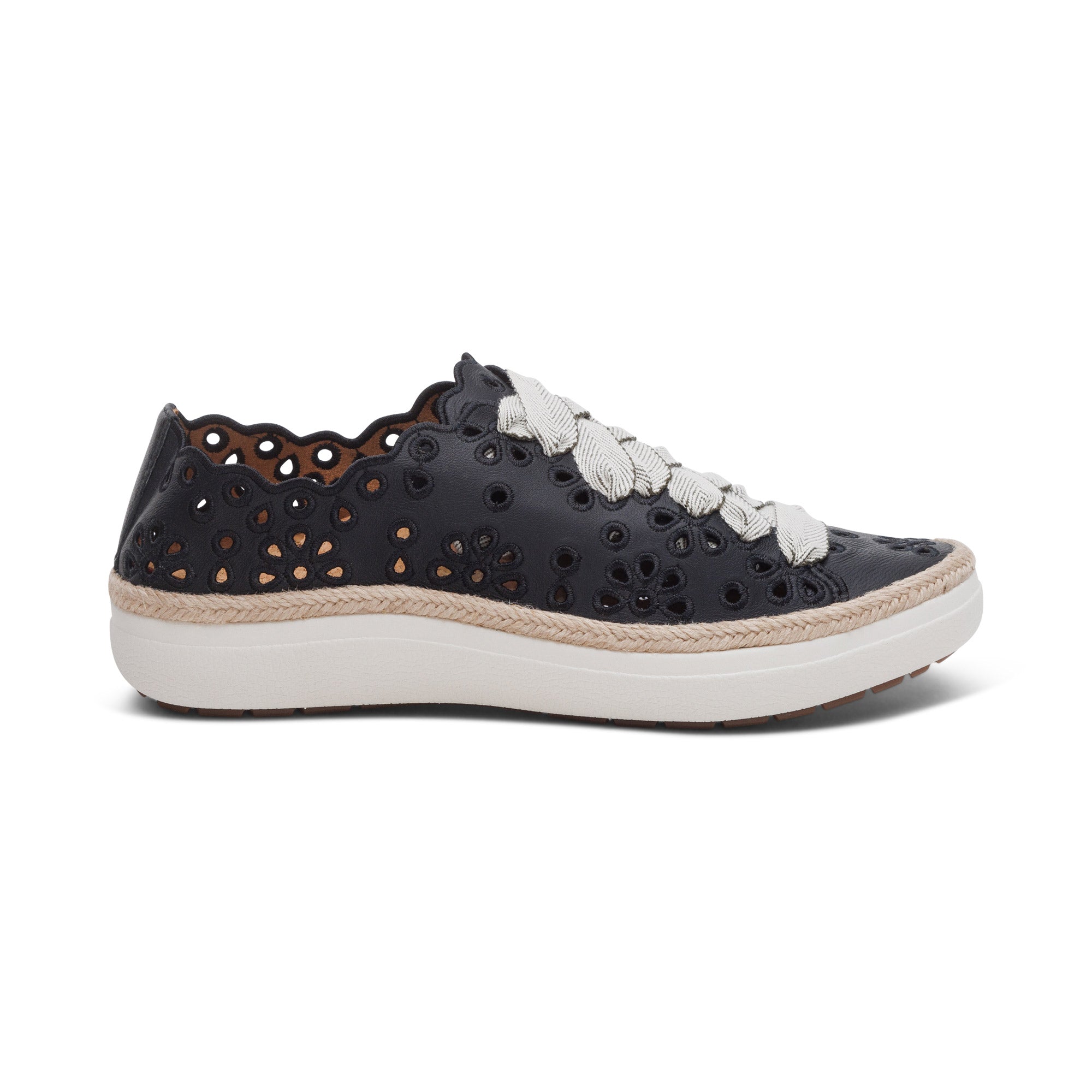 Aetrex Charlotte women's walking shoe in Black